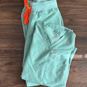 Figs scrub set jogger